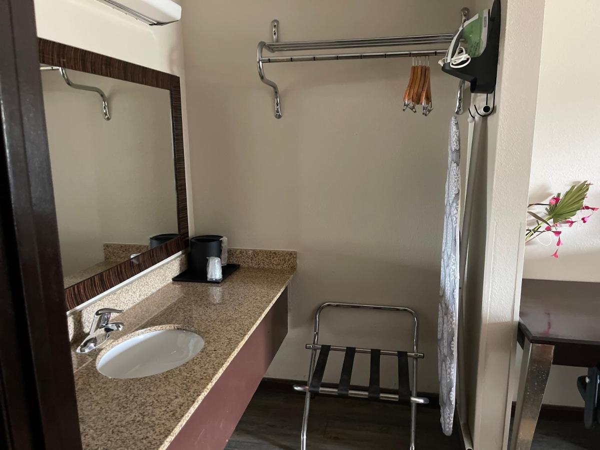 Royal Inn & Suites Mountain Grove Εξωτερικό φωτογραφία